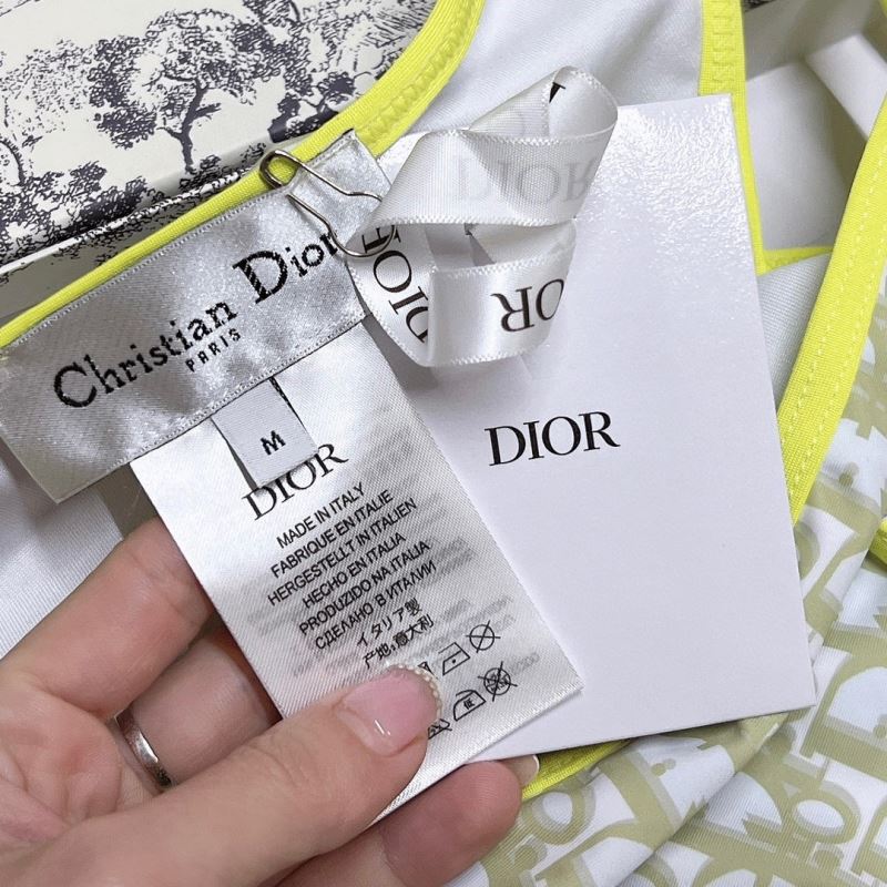 CHRISTIAN DIOR